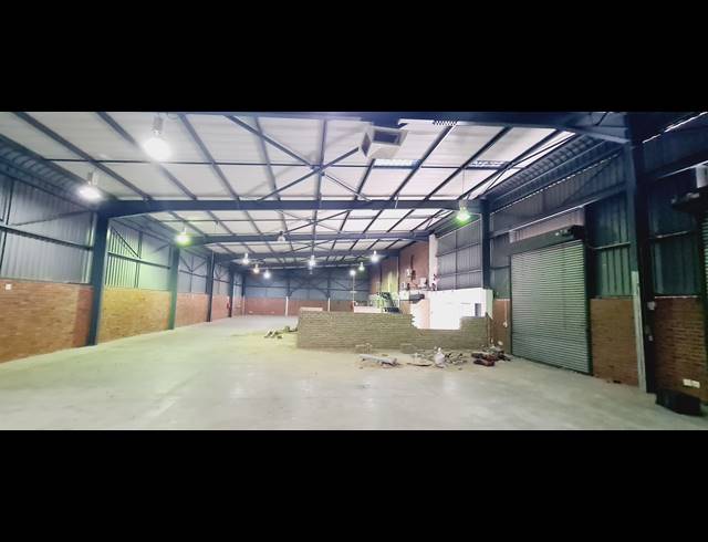 1,907.53M² WAREHOUSE TO LET IN OLIVEDALE